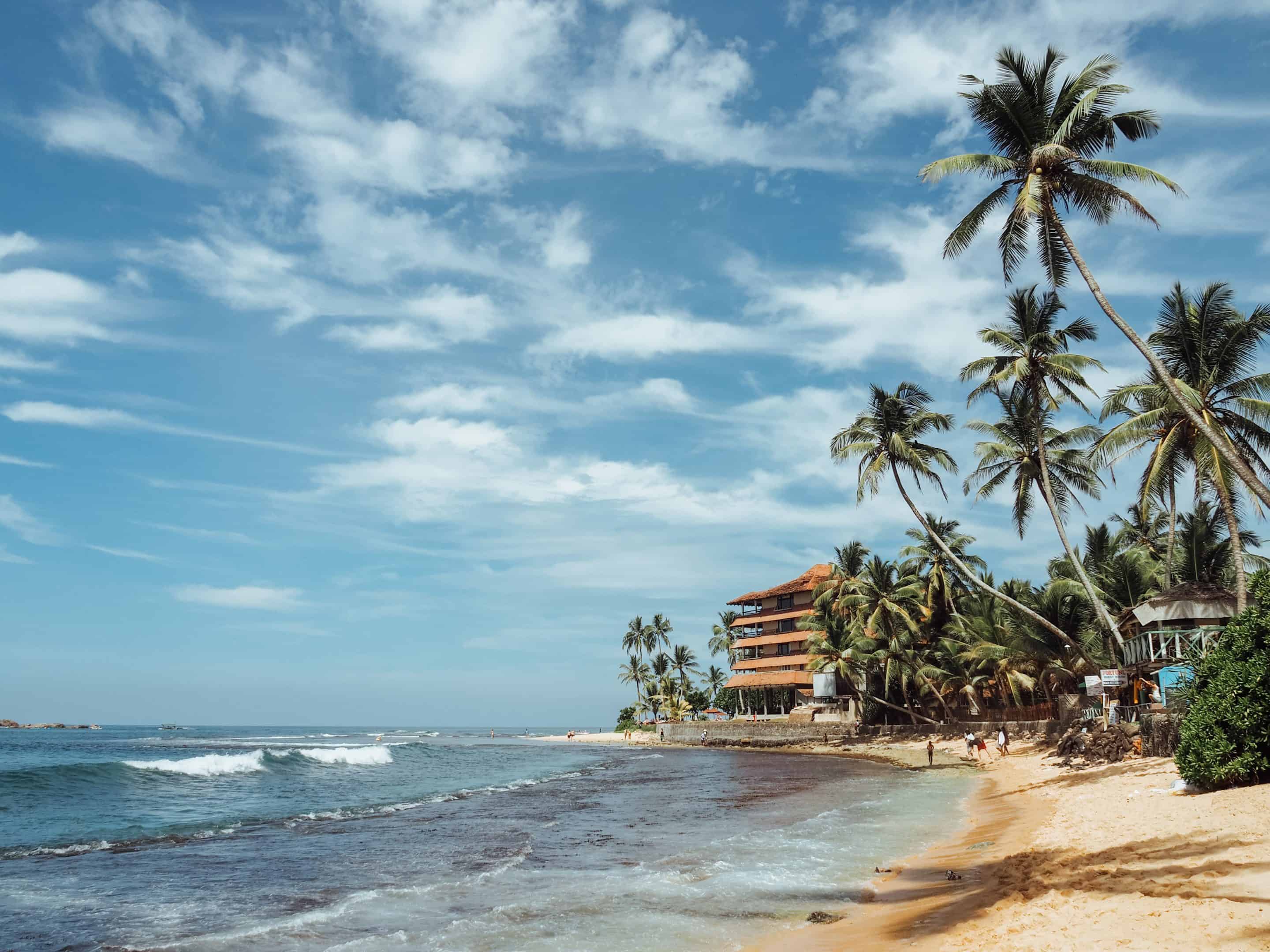 Пляж хиккадува шри. Хиккадува Шри Ланка. Пляж Хиккадува Шри Ланка. Шри Ланка пляжи Хиккадувы. Шри Ланка пляж хикавуду.