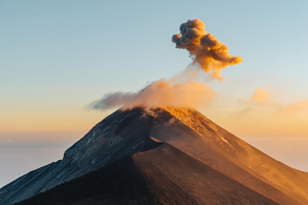 Volcan acatenango hike