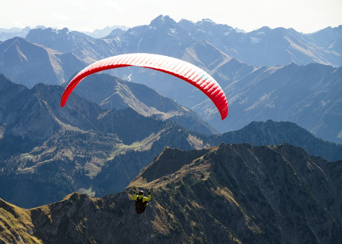 GO PARAGLIDING THINGS TO DO IN LUCERNE