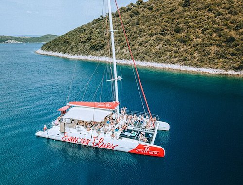 Full Day Catamaran Cruise to Hvar Pakleni Islands with Food and free Drinks