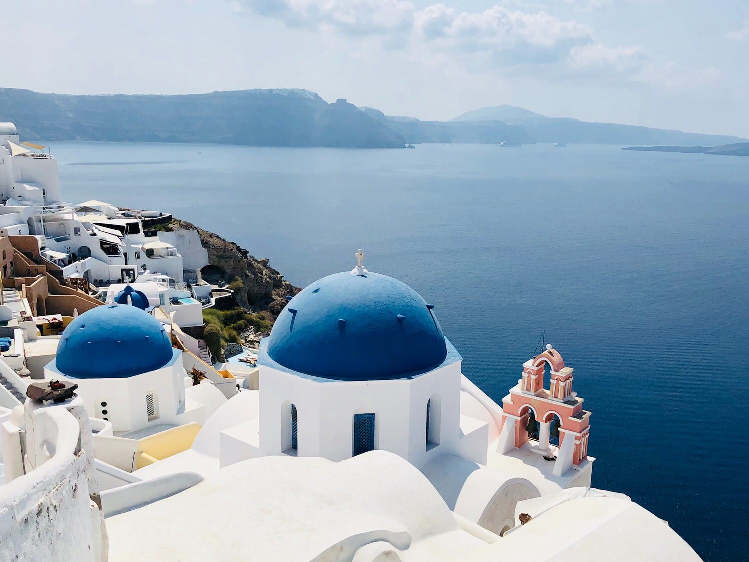 20 BEST Santorini Hotels With Private Pool To Book Right Now